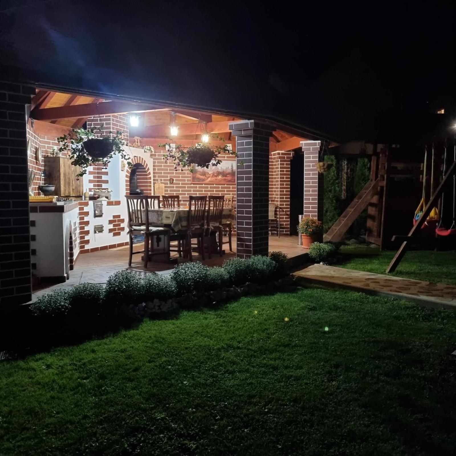 Pensiunea Select Curtea de Argeş Esterno foto