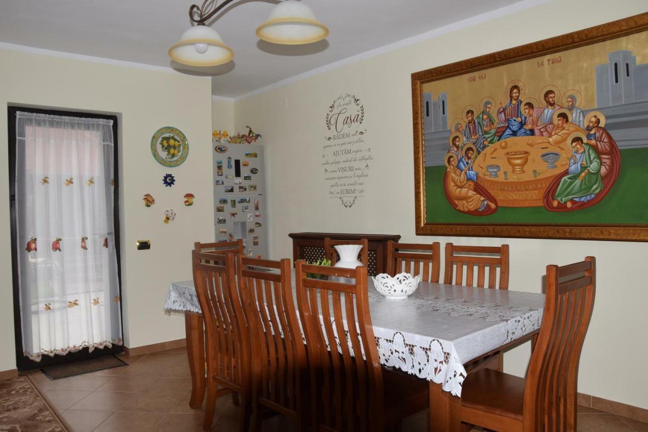 Pensiunea Select Curtea de Argeş Esterno foto